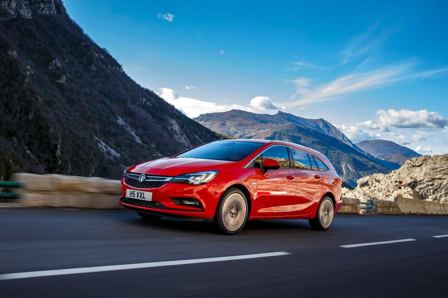  Vauxhall Astra Sports Tourer BiTurbo 2016 года  (фото 6 из 30)